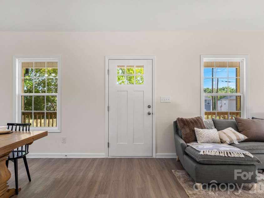 805 Hunter Street, York, SC 29745.  MLS# CAR4374110, YatesRealty ID 27292. 