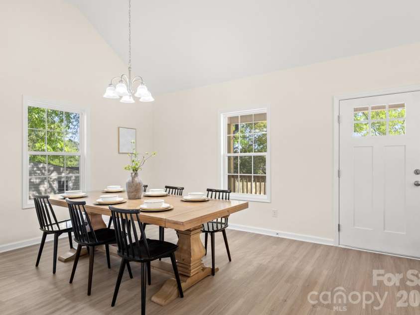 805 Hunter Street, York, SC 29745.  MLS# CAR4374110, YatesRealty ID 27292. 
