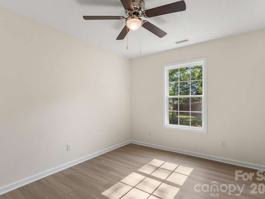 805 Hunter Street, York, SC 29745.  MLS# CAR4374110, YatesRealty ID 27292. 