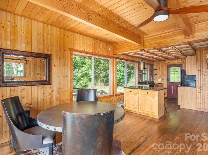 121 Mountainview Road, Asheville, NC 28806.  MLS# CAR4382985, YatesRealty ID 27293. Dining is Open to Kitchen 
