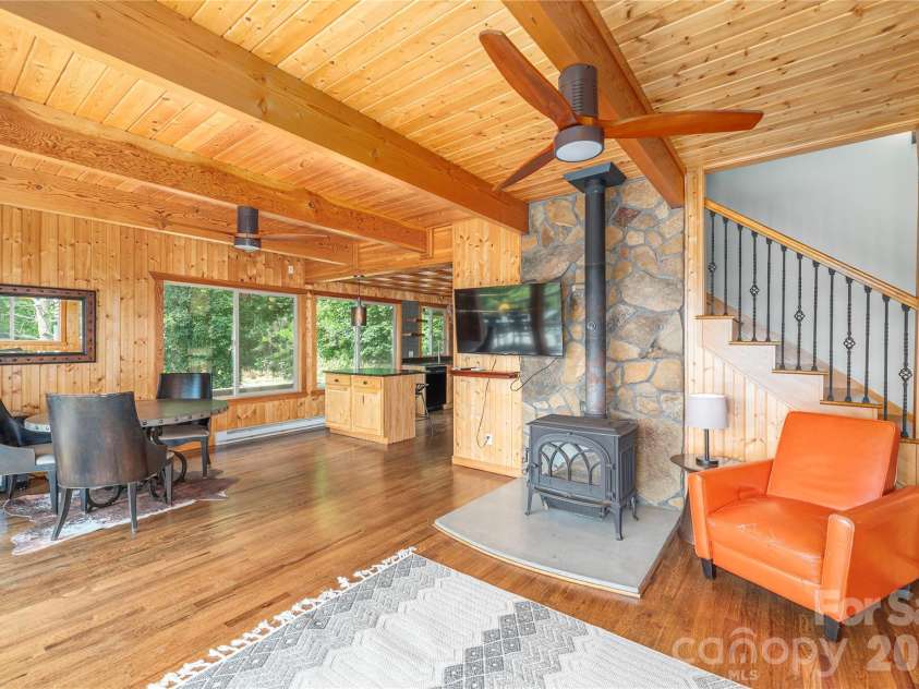 121 Mountainview Road, Asheville, NC 28806.  MLS# CAR4382985, YatesRealty ID 27293. Honey Wood Tones 