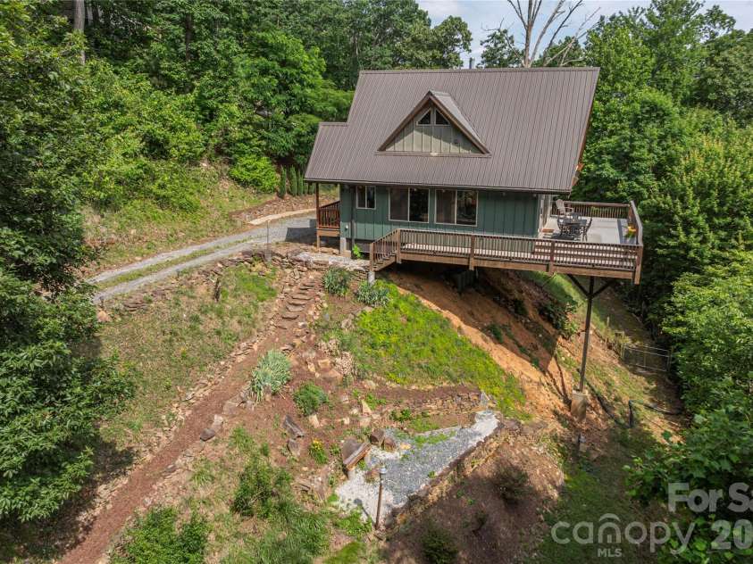 121 Mountainview Road, Asheville, NC 28806.  MLS# CAR4382985, YatesRealty ID 27293. Private and Secluded