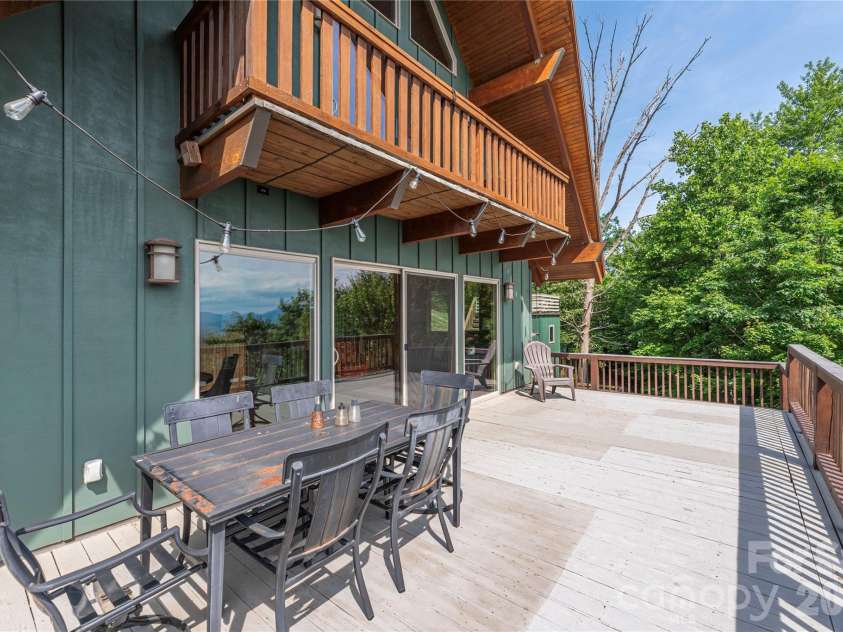 121 Mountainview Road, Asheville, NC 28806.  MLS# CAR4382985, YatesRealty ID 27293. Several Outdoor Areas for Entertaining 