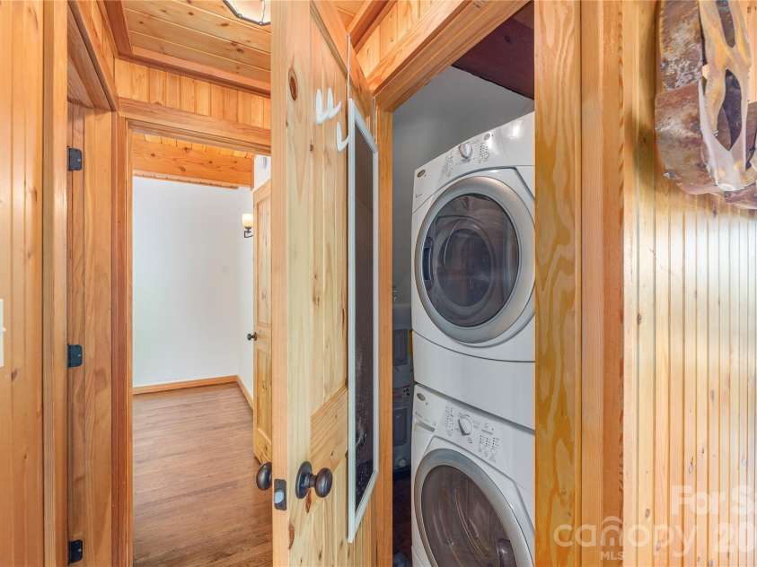 121 Mountainview Road, Asheville, NC 28806.  MLS# CAR4382985, YatesRealty ID 27293. Stackable Whirlpool Washer & Dryer