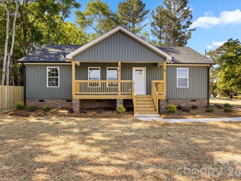 428 Fourth Street, York, SC 29745.  MLS# CAR4354068, YatesRealty ID 27294. 