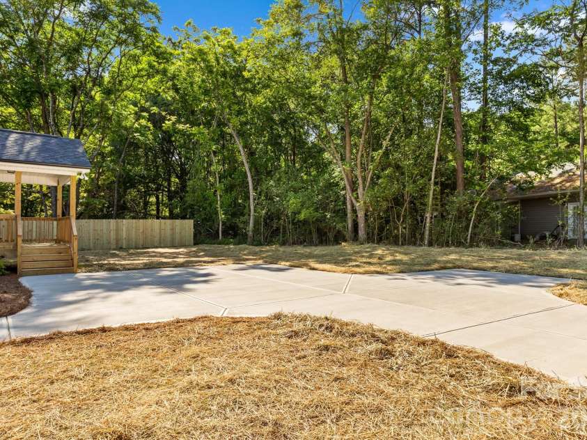 428 Fourth Street, York, SC 29745.  MLS# CAR4354068, YatesRealty ID 27294. 