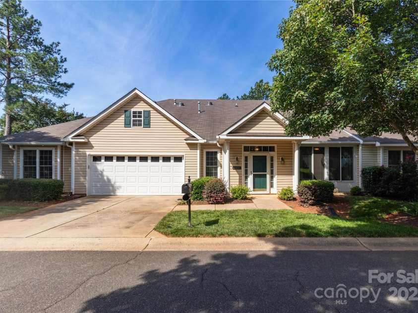 4467 Antelope Lane, Charlotte, NC 28269.  MLS# CAR4260461, YatesRealty ID 27294. 