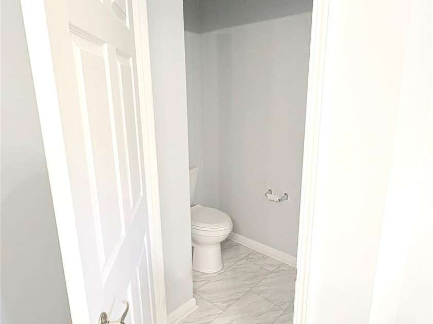 4467 Antelope Lane, Charlotte, NC 28269.  MLS# CAR4260461, YatesRealty ID 27294. Master bathroom water room