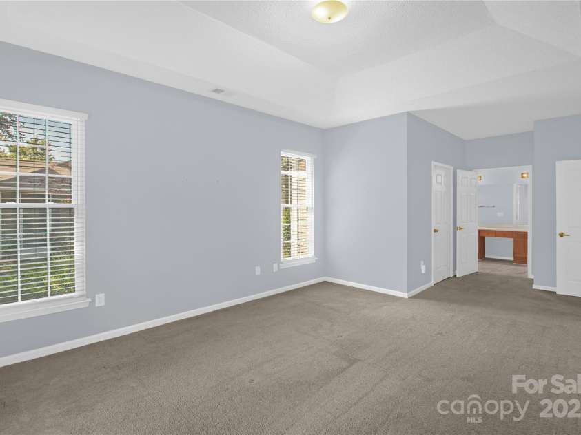 4467 Antelope Lane, Charlotte, NC 28269.  MLS# CAR4260461, YatesRealty ID 27294. Master bedroom