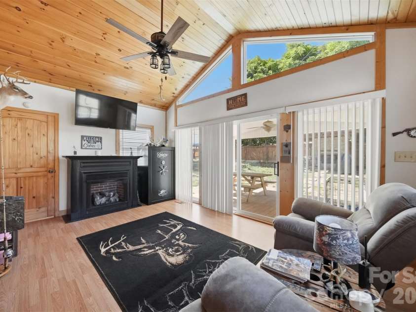 4039 Hartland Road, Lenoir, NC 28645.  MLS# CAR4383093, YatesRealty ID 27295. 