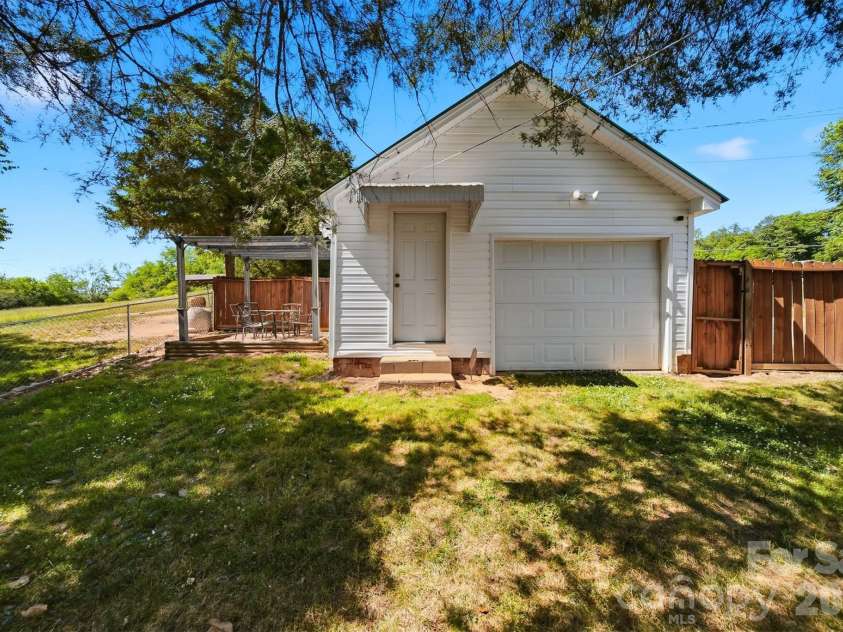 4039 Hartland Road, Lenoir, NC 28645.  MLS# CAR4383093, YatesRealty ID 27295. 