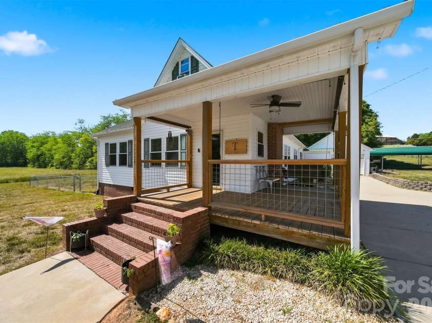 4039 Hartland Road, Lenoir, NC 28645.  MLS# CAR4383093, YatesRealty ID 27295. 