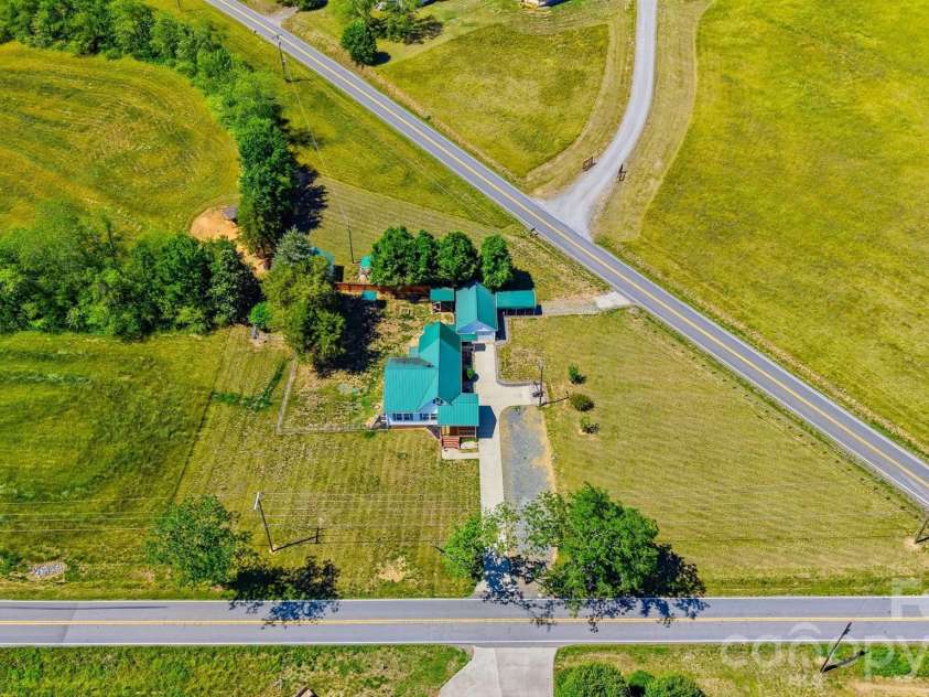 4039 Hartland Road, Lenoir, NC 28645.  MLS# CAR4383093, YatesRealty ID 27295. 