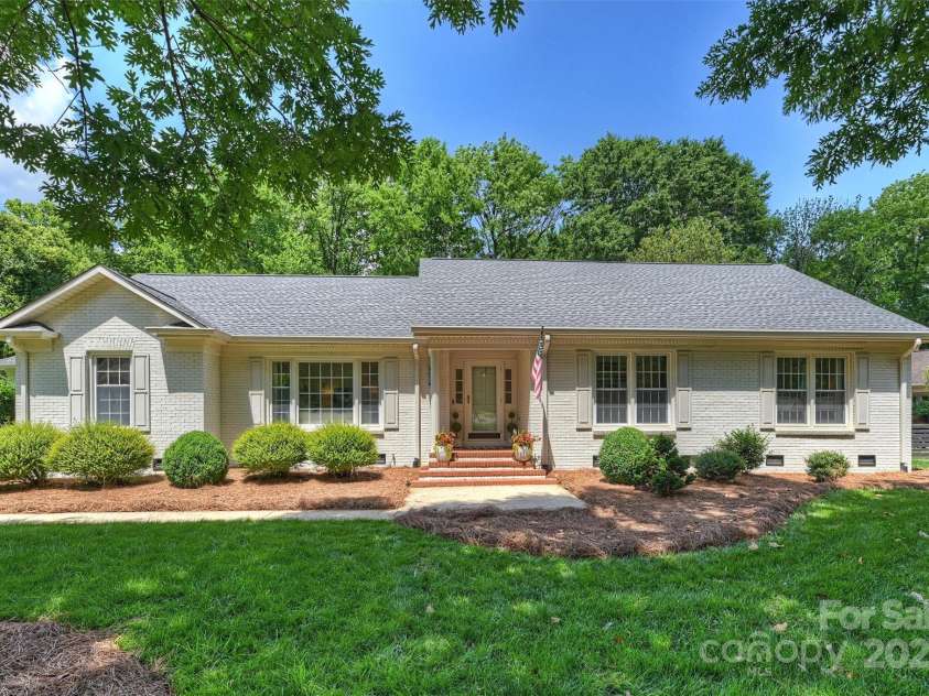 7022 Lancer Drive, Charlotte, NC 28226.  MLS# CAR4264534, YatesRealty ID 27295. 