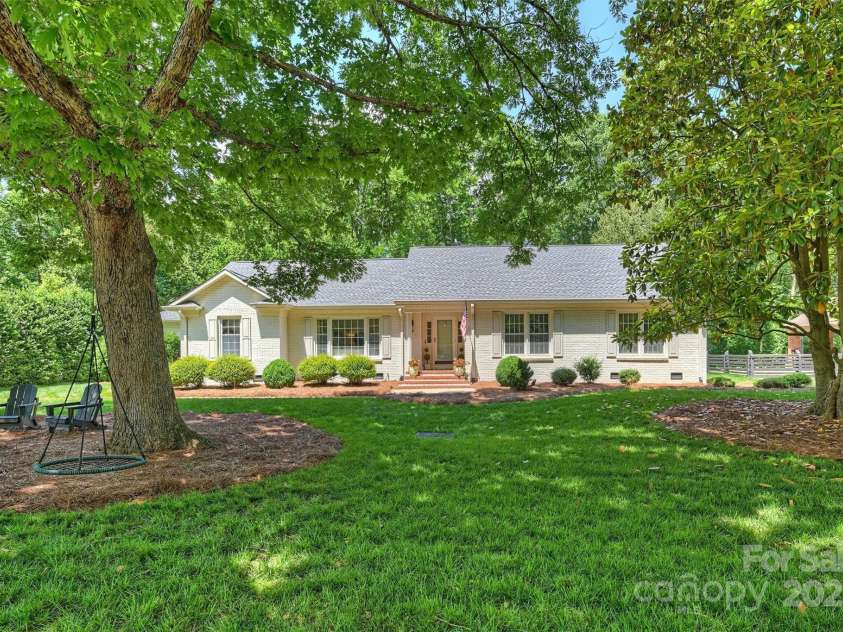 7022 Lancer Drive, Charlotte, NC 28226.  MLS# CAR4264534, YatesRealty ID 27295. 