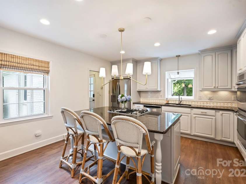 7022 Lancer Drive, Charlotte, NC 28226.  MLS# CAR4264534, YatesRealty ID 27295. 
