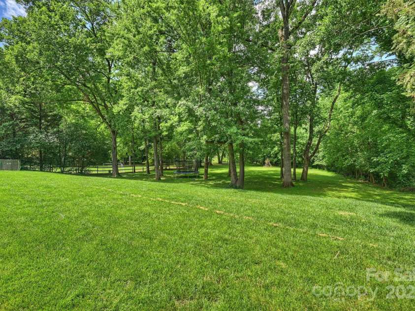 7022 Lancer Drive, Charlotte, NC 28226.  MLS# CAR4264534, YatesRealty ID 27295. 