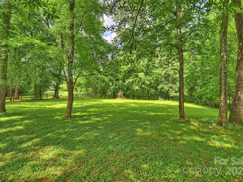 7022 Lancer Drive, Charlotte, NC 28226.  MLS# CAR4264534, YatesRealty ID 27295. 
