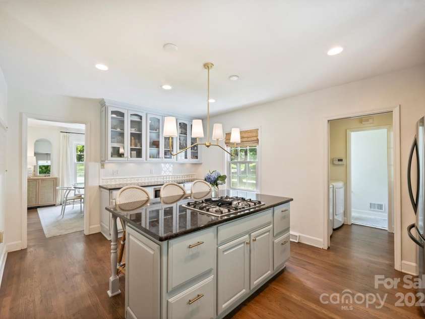 7022 Lancer Drive, Charlotte, NC 28226.  MLS# CAR4264534, YatesRealty ID 27295. Kitchen