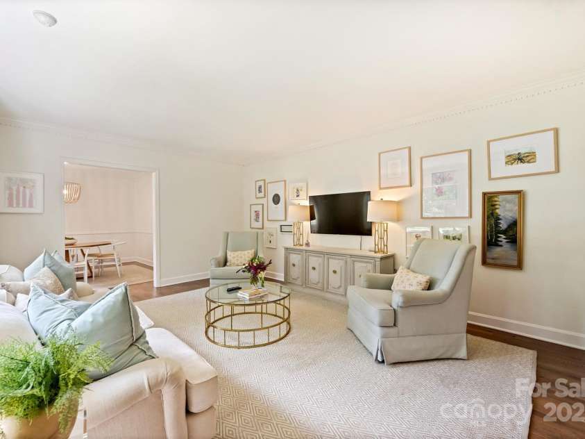 7022 Lancer Drive, Charlotte, NC 28226.  MLS# CAR4264534, YatesRealty ID 27295. Living Room