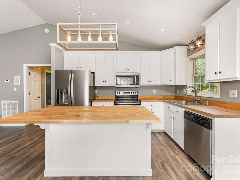 2527 Joyce Street, Kannapolis, NC 28083.  MLS# CAR4280019, YatesRealty ID 27297. 