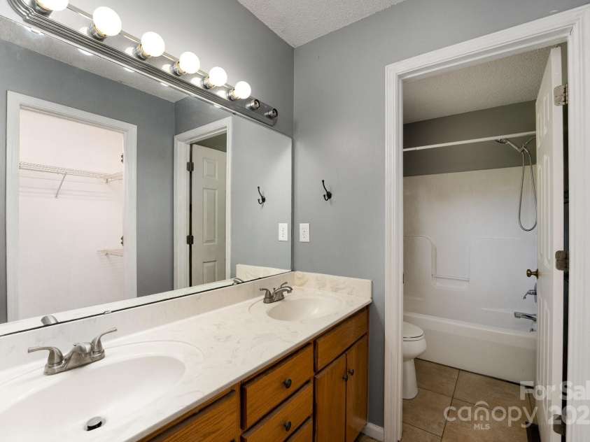 2527 Joyce Street, Kannapolis, NC 28083.  MLS# CAR4280019, YatesRealty ID 27297. 