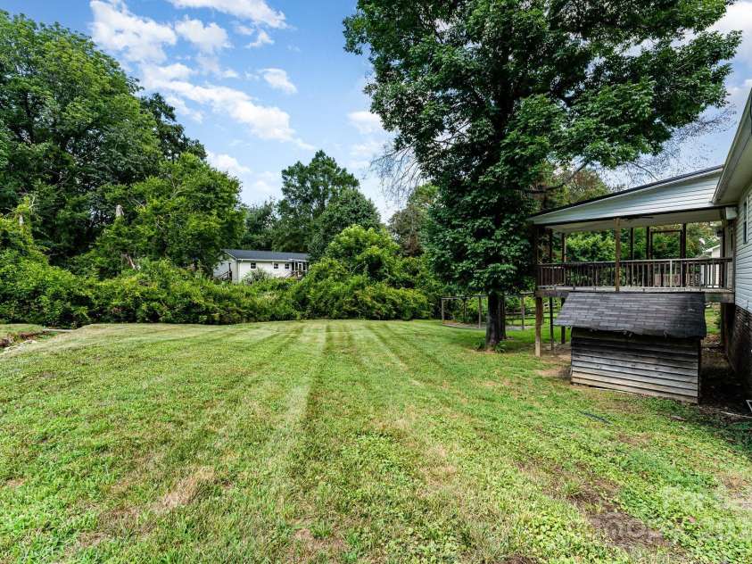 2527 Joyce Street, Kannapolis, NC 28083.  MLS# CAR4280019, YatesRealty ID 27297. 