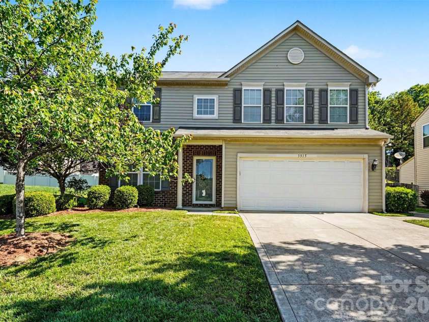 3315 Ashley View Drive, Charlotte, NC 28213.  MLS# CAR4381799, YatesRealty ID 27297. 