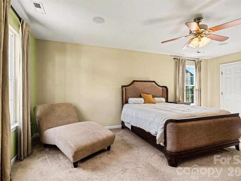 3315 Ashley View Drive, Charlotte, NC 28213.  MLS# CAR4381799, YatesRealty ID 27297. 