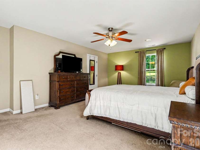 3315 Ashley View Drive, Charlotte, NC 28213.  MLS# CAR4381799, YatesRealty ID 27297. 