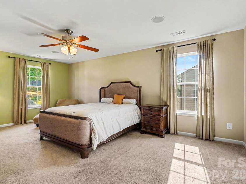3315 Ashley View Drive, Charlotte, NC 28213.  MLS# CAR4381799, YatesRealty ID 27297. 