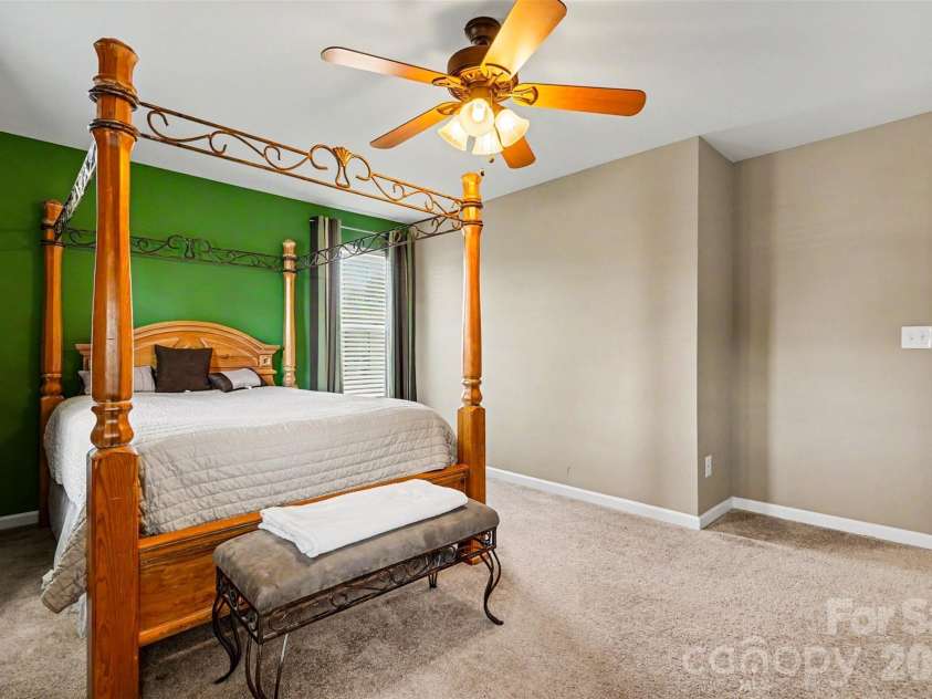 3315 Ashley View Drive, Charlotte, NC 28213.  MLS# CAR4381799, YatesRealty ID 27297. 
