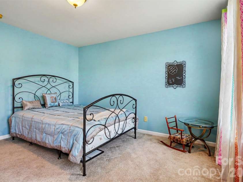 3315 Ashley View Drive, Charlotte, NC 28213.  MLS# CAR4381799, YatesRealty ID 27297. 