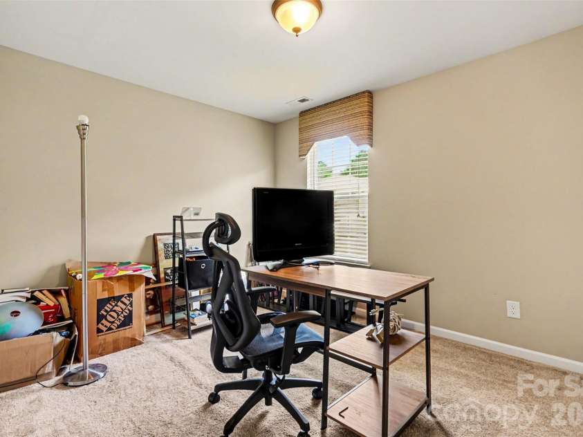 3315 Ashley View Drive, Charlotte, NC 28213.  MLS# CAR4381799, YatesRealty ID 27297. 