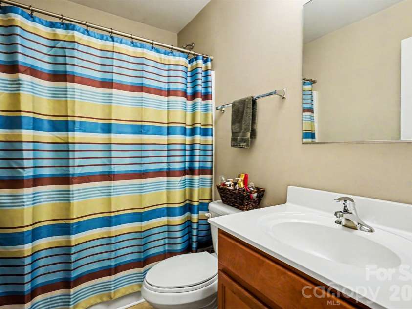 3315 Ashley View Drive, Charlotte, NC 28213.  MLS# CAR4381799, YatesRealty ID 27297. 