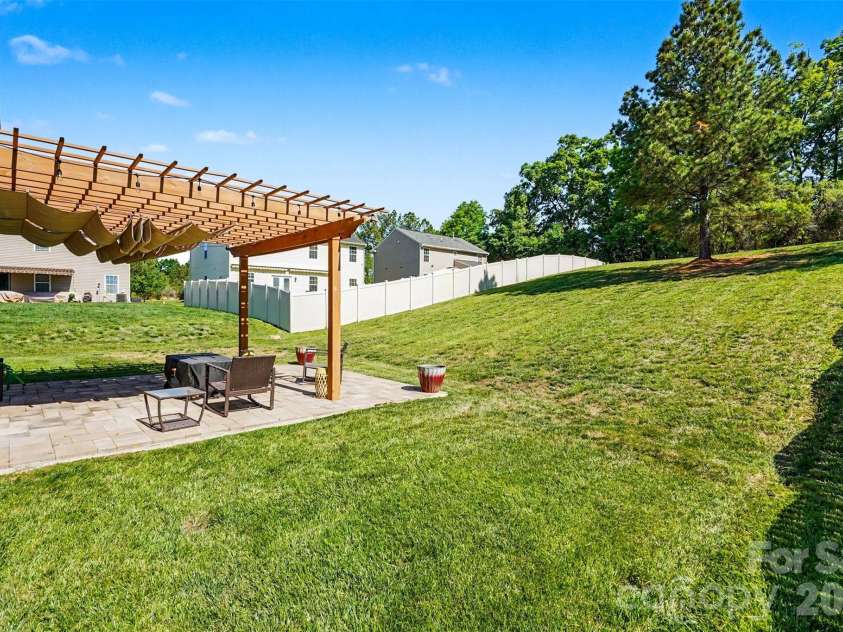 3315 Ashley View Drive, Charlotte, NC 28213.  MLS# CAR4381799, YatesRealty ID 27297. 