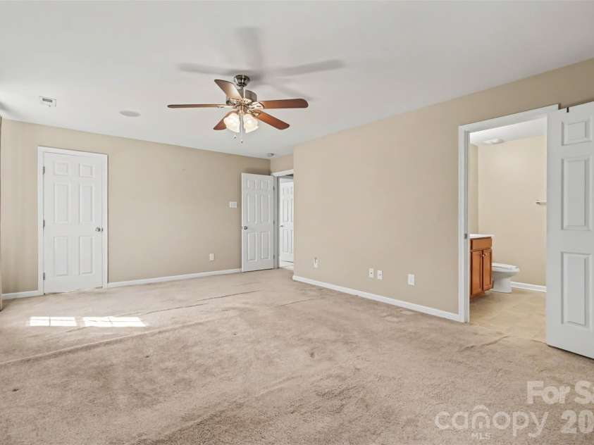 3315 Ashley View Drive, Charlotte, NC 28213.  MLS# CAR4430403, YatesRealty ID 27297. 