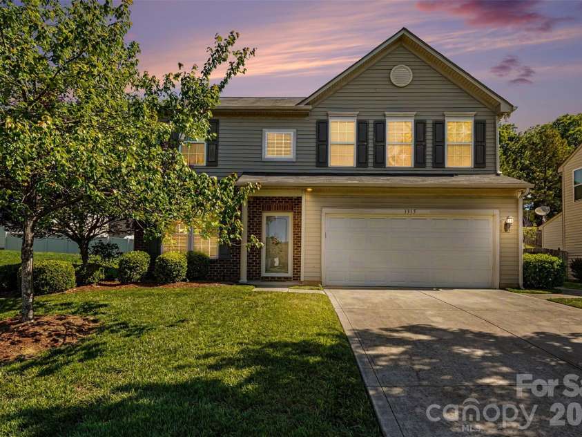 3315 Ashley View Drive, Charlotte, NC 28213.  MLS# CAR4430403, YatesRealty ID 27297. 