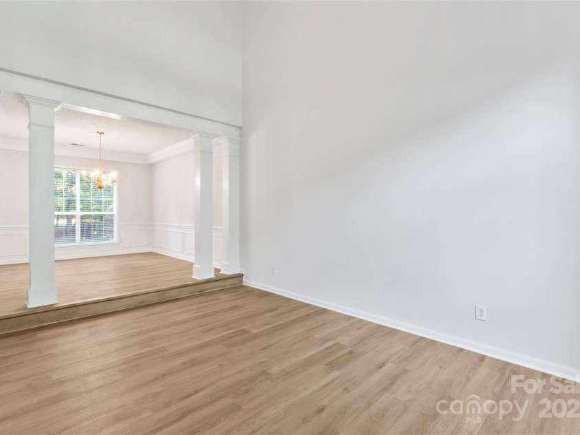 4311 Beauvista Drive, Charlotte, NC 28269.  MLS# CAR4278033, YatesRealty ID 27298. 