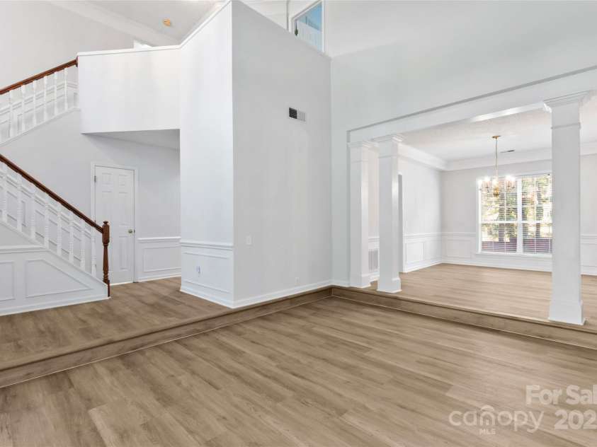 4311 Beauvista Drive, Charlotte, NC 28269.  MLS# CAR4278033, YatesRealty ID 27298. 