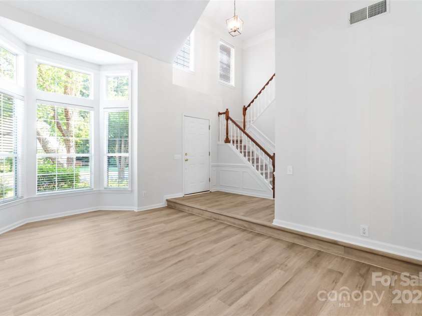 4311 Beauvista Drive, Charlotte, NC 28269.  MLS# CAR4278033, YatesRealty ID 27298. 