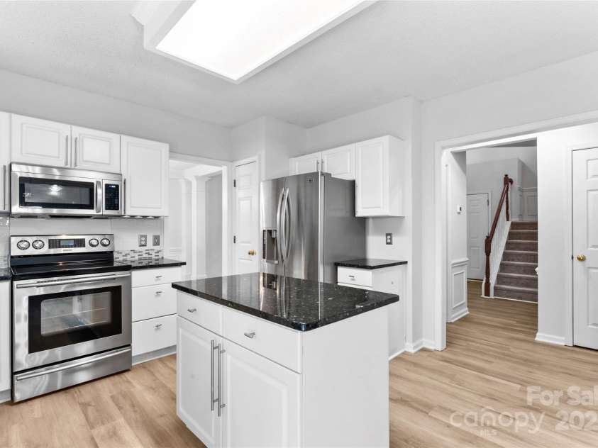 4311 Beauvista Drive, Charlotte, NC 28269.  MLS# CAR4278033, YatesRealty ID 27298. 