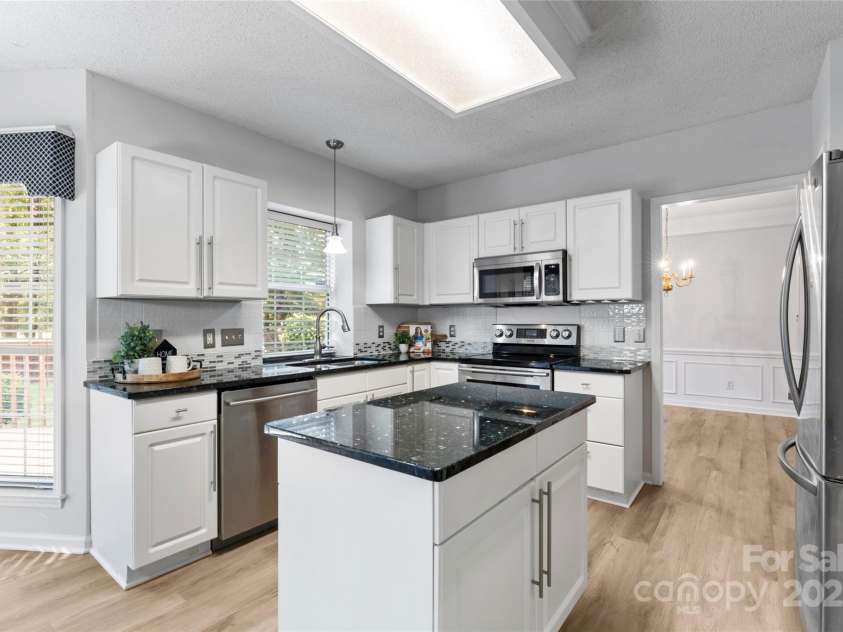4311 Beauvista Drive, Charlotte, NC 28269.  MLS# CAR4278033, YatesRealty ID 27298. 