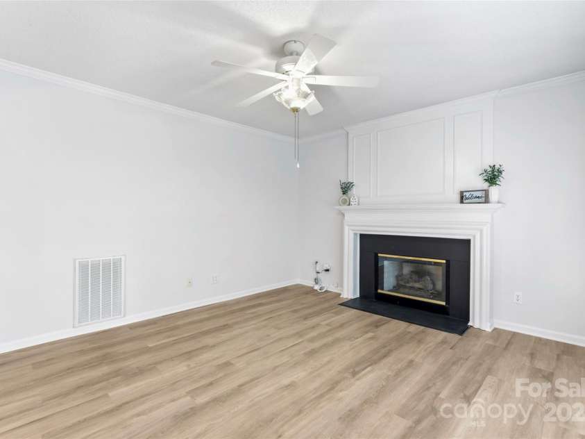 4311 Beauvista Drive, Charlotte, NC 28269.  MLS# CAR4278033, YatesRealty ID 27298. 