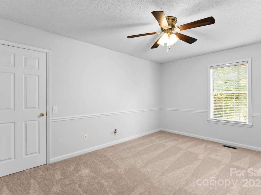4311 Beauvista Drive, Charlotte, NC 28269.  MLS# CAR4278033, YatesRealty ID 27298. 