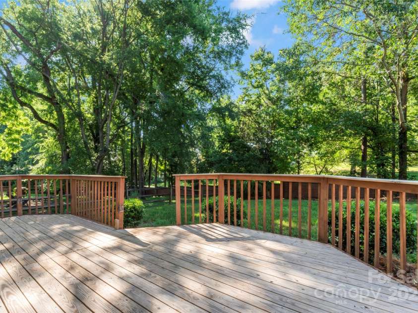 4311 Beauvista Drive, Charlotte, NC 28269.  MLS# CAR4278033, YatesRealty ID 27298. 