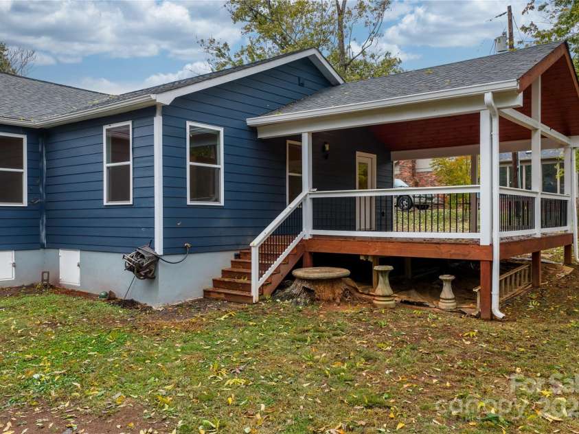 1515 Berkley Street, Lenoir, NC 28645.  MLS# CAR4315042, YatesRealty ID 273. 