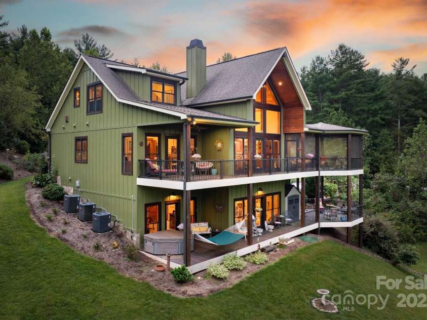 5378 Oak Crest Lane, Lenoir, NC 28645.  MLS# CAR4307862, YatesRealty ID 273. 