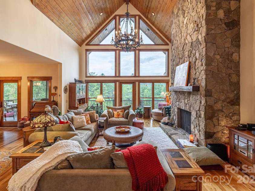 5378 Oak Crest Lane, Lenoir, NC 28645.  MLS# CAR4307862, YatesRealty ID 273. 