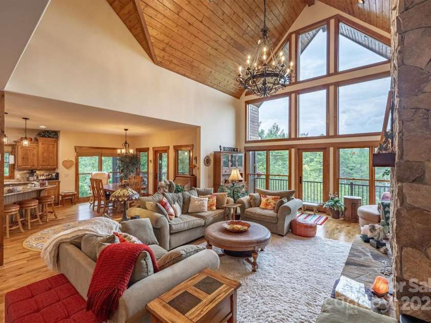 5378 Oak Crest Lane, Lenoir, NC 28645.  MLS# CAR4307862, YatesRealty ID 273. 